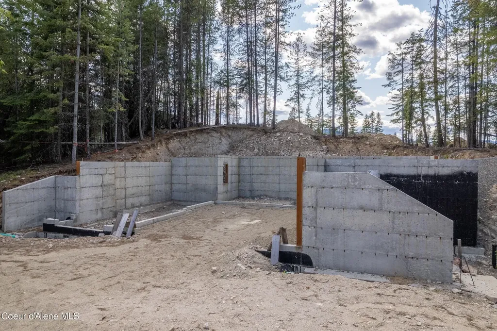 60 Suncrest Lane Priest Lake ID 83856