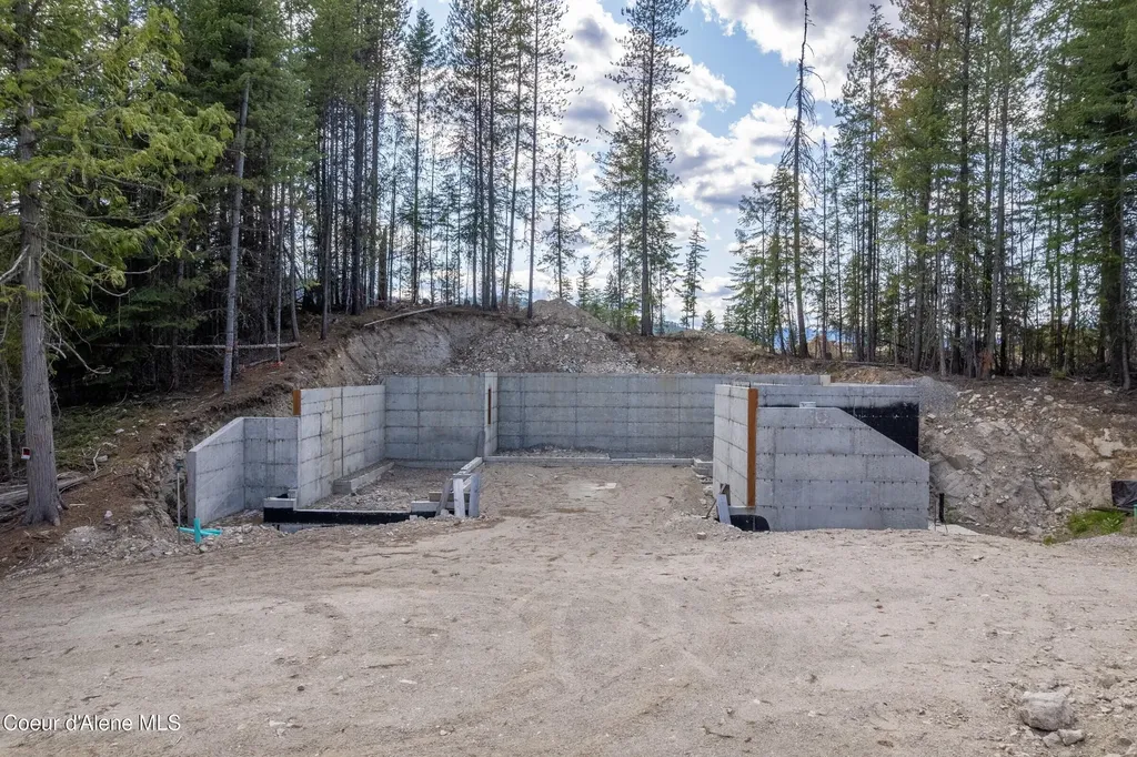 60 Suncrest Lane Priest Lake ID 83856
