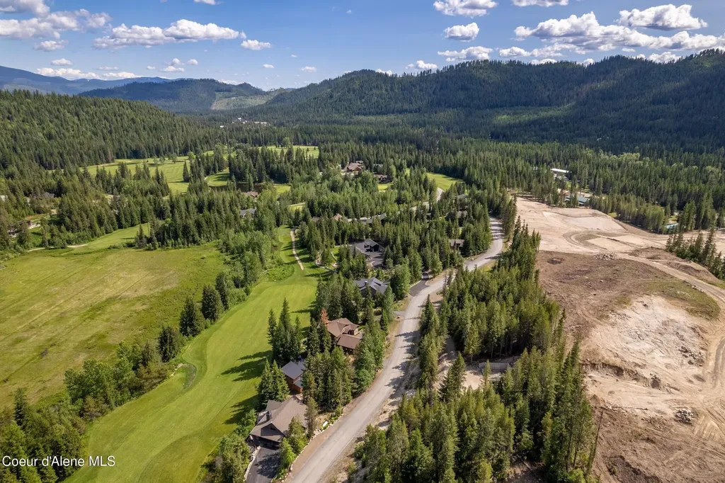 60 Suncrest Lane Priest Lake ID 83856