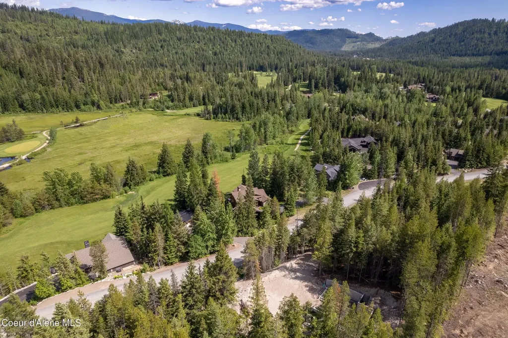 60 Suncrest Lane Priest Lake ID 83856