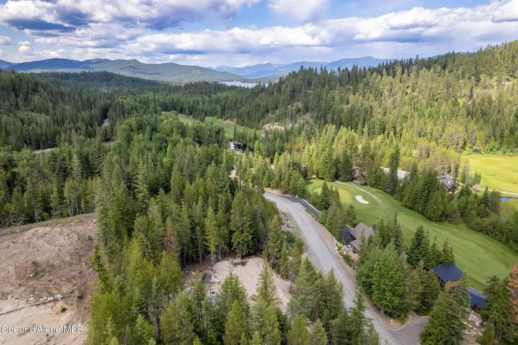 60 Suncrest Lane Priest Lake ID 83856