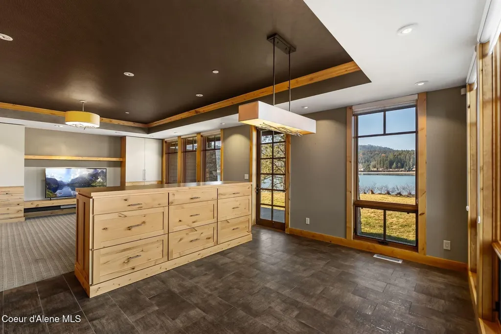 651 Dover Bay Parkway Dover ID 83825