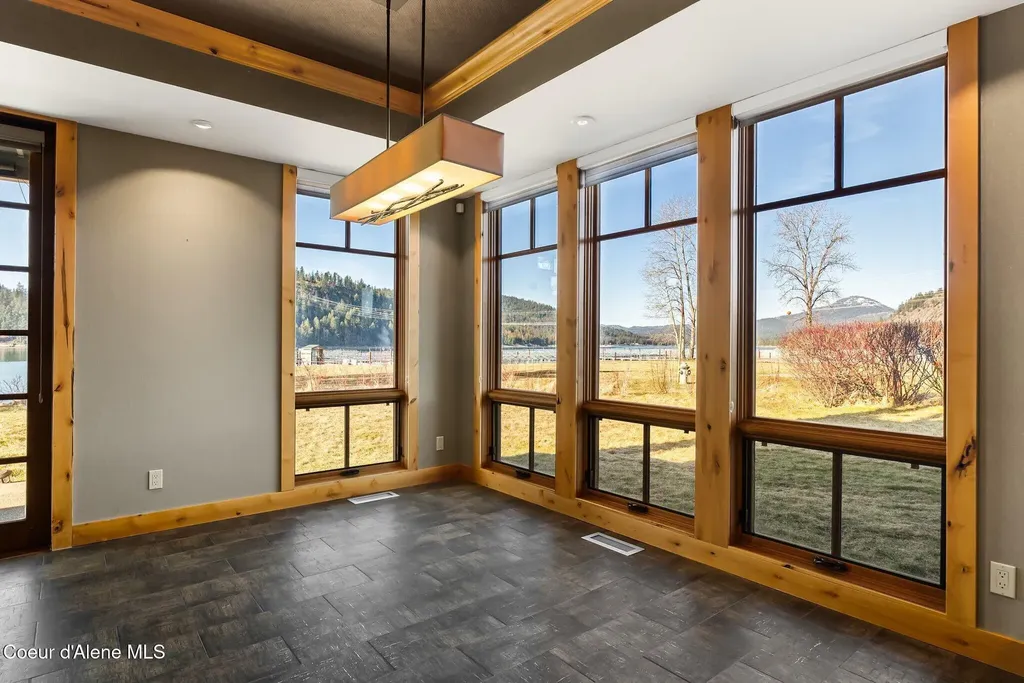 651 Dover Bay Parkway Dover ID 83825