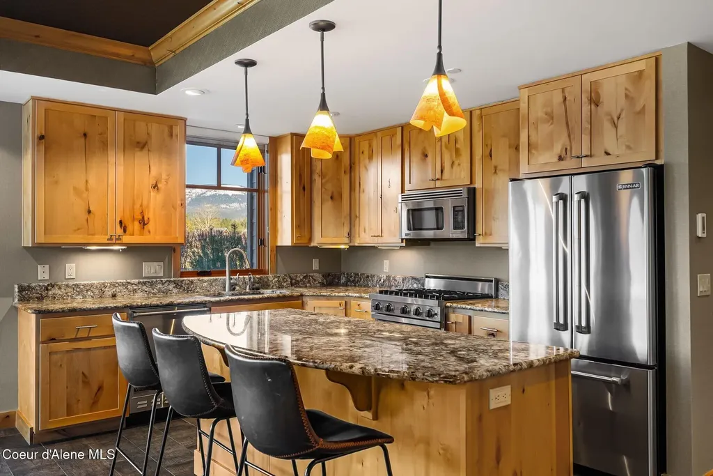 651 Dover Bay Parkway Dover ID 83825