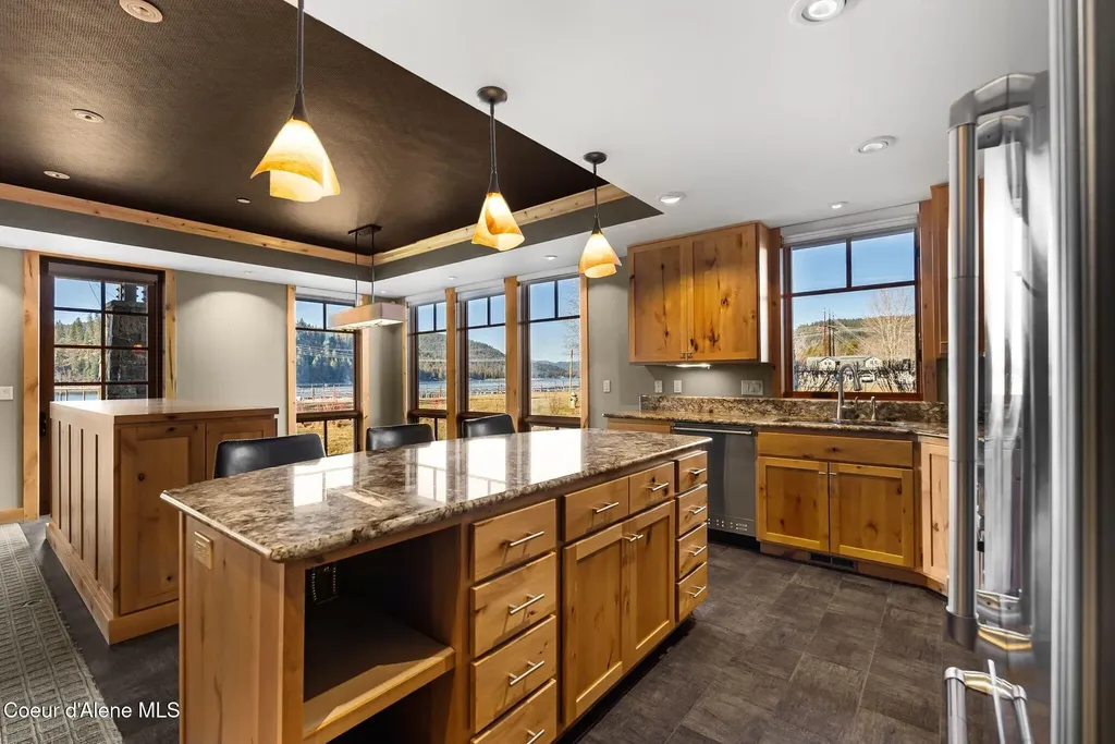 651 Dover Bay Parkway Dover ID 83825
