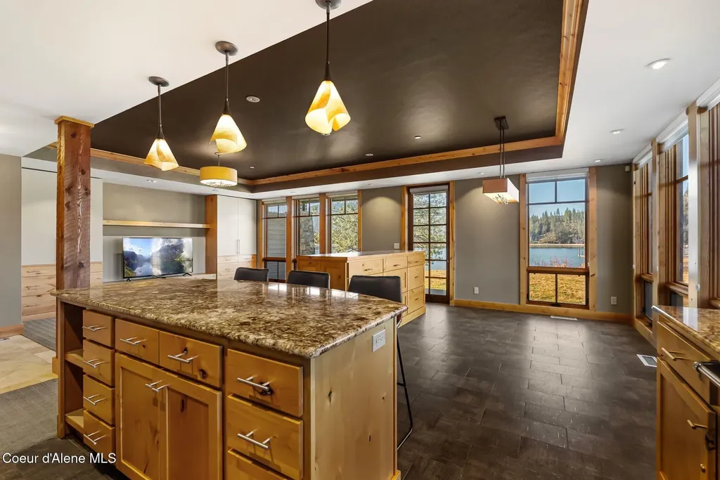 651 Dover Bay Parkway Dover ID 83825