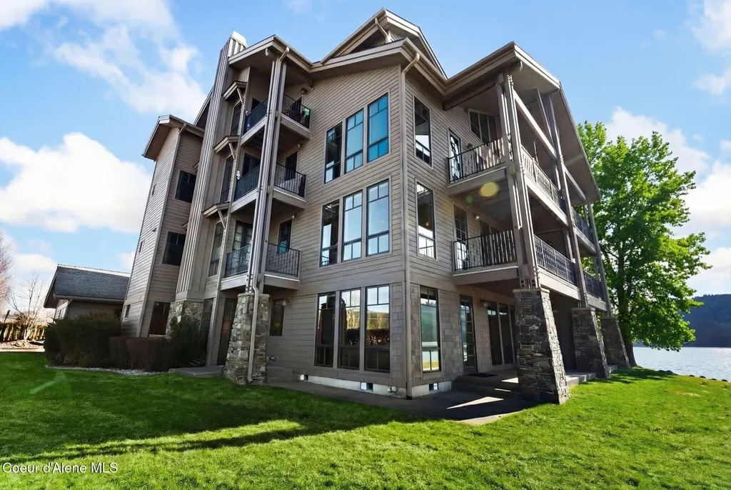 651 Dover Bay Parkway Dover ID 83825