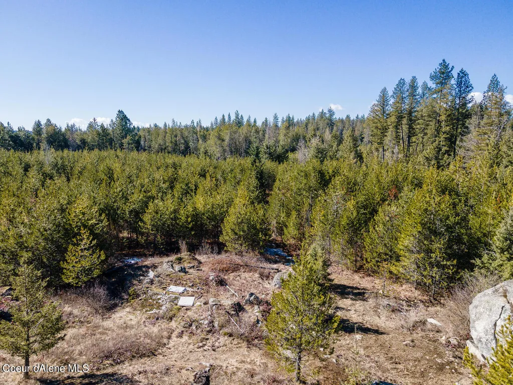 28789 N Highway 95 Athol ID 83801