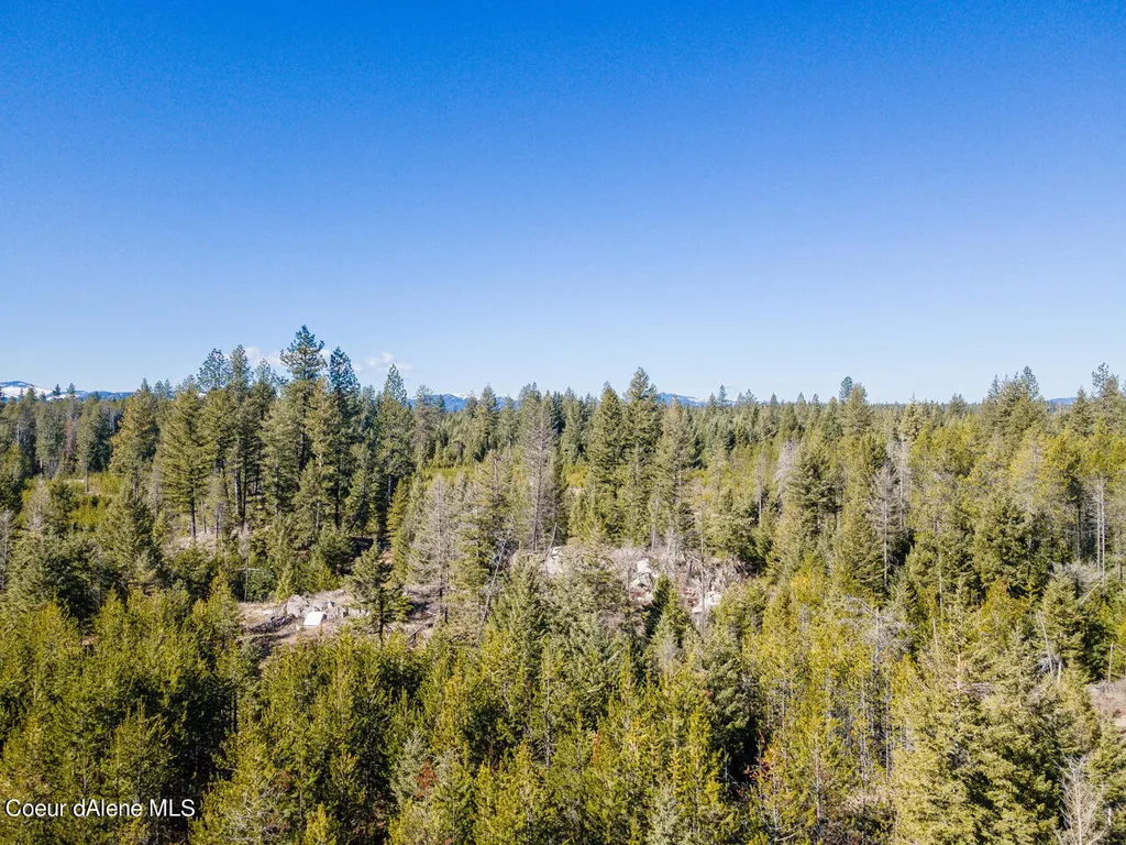 28789 N Highway 95 Athol ID 83801