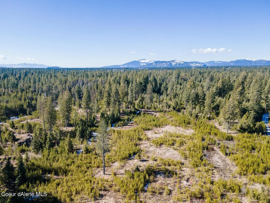 28789 N Highway 95 Athol ID 83801