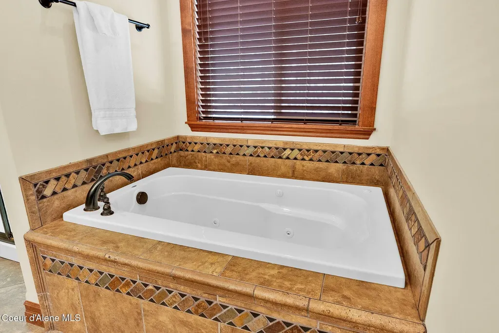 558 Grouse Hill Road Bonners Ferry ID 83805