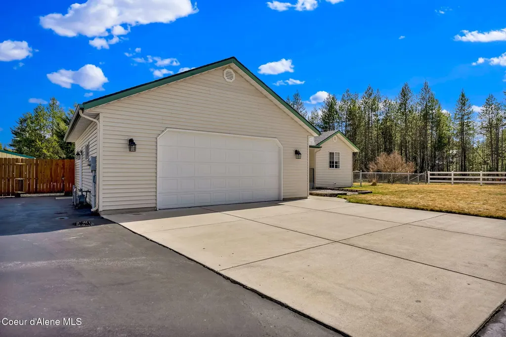 16649 N Sitka Road Rathdrum ID 83858