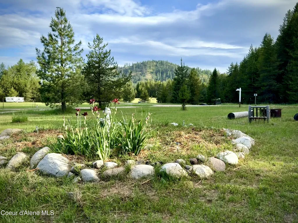 1367 Mud Gulch Road Priest River ID 83856