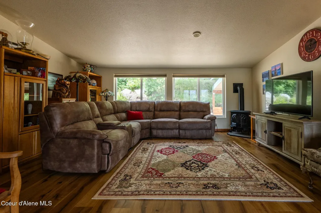 17532 E Bannock Drive Bayview ID 83803