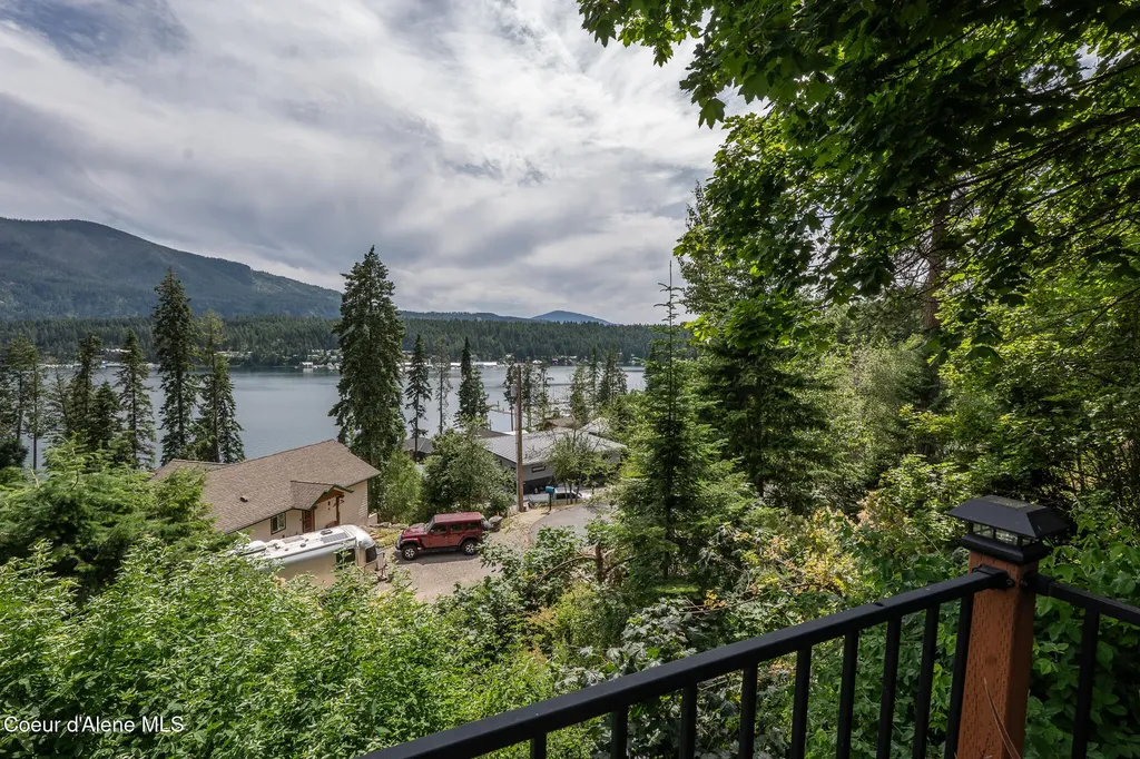 17532 E Bannock Drive Bayview ID 83803