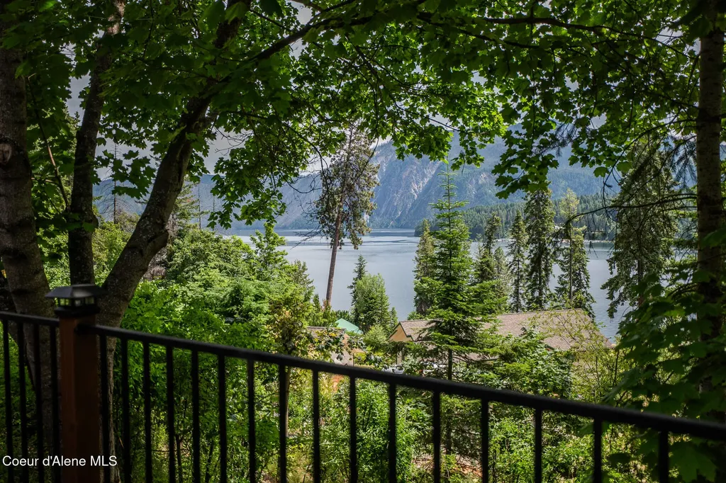 17532 E Bannock Drive Bayview ID 83803