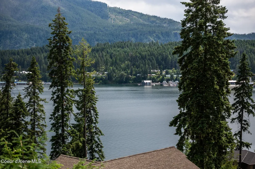 17532 E Bannock Drive Bayview ID 83803