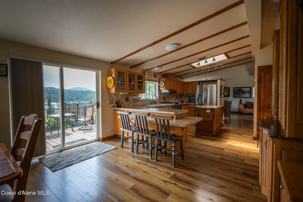 17532 E Bannock Drive Bayview ID 83803