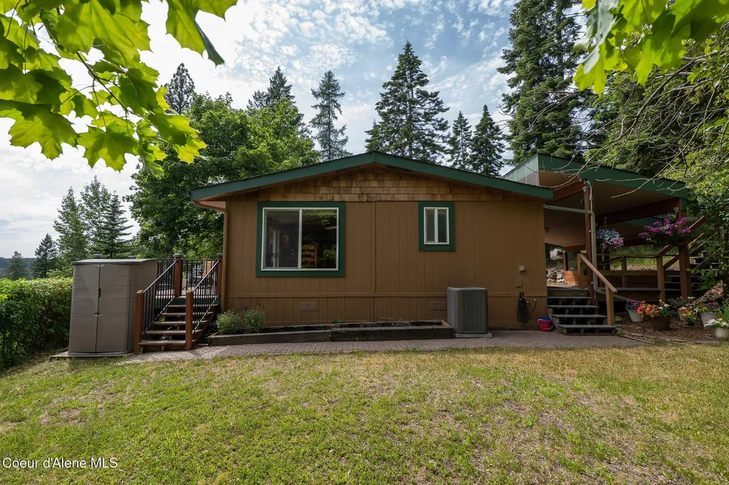 17532 E Bannock Drive Bayview ID 83803