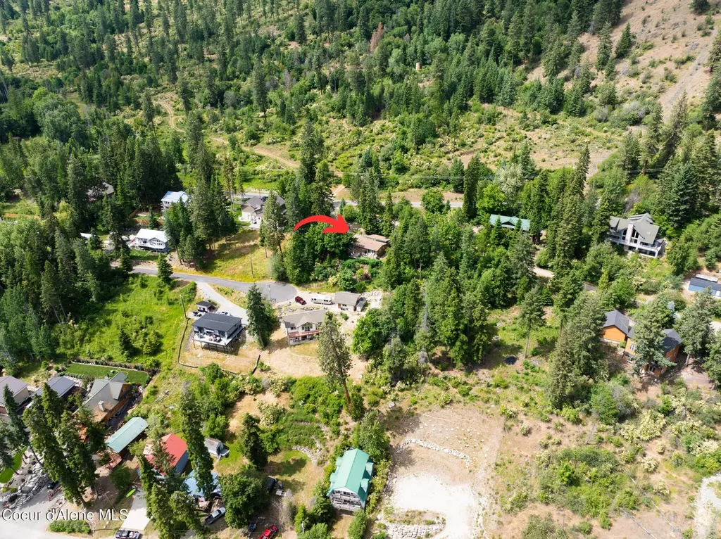 17532 E Bannock Drive Bayview ID 83803