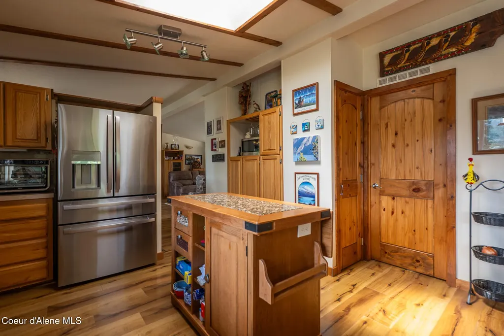 17532 E Bannock Drive Bayview ID 83803