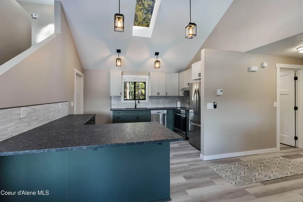 176 Swan Shores Drive Sagle ID 83860