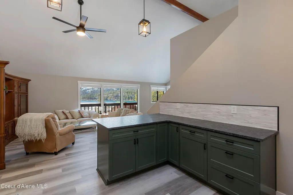 176 Swan Shores Drive Sagle ID 83860