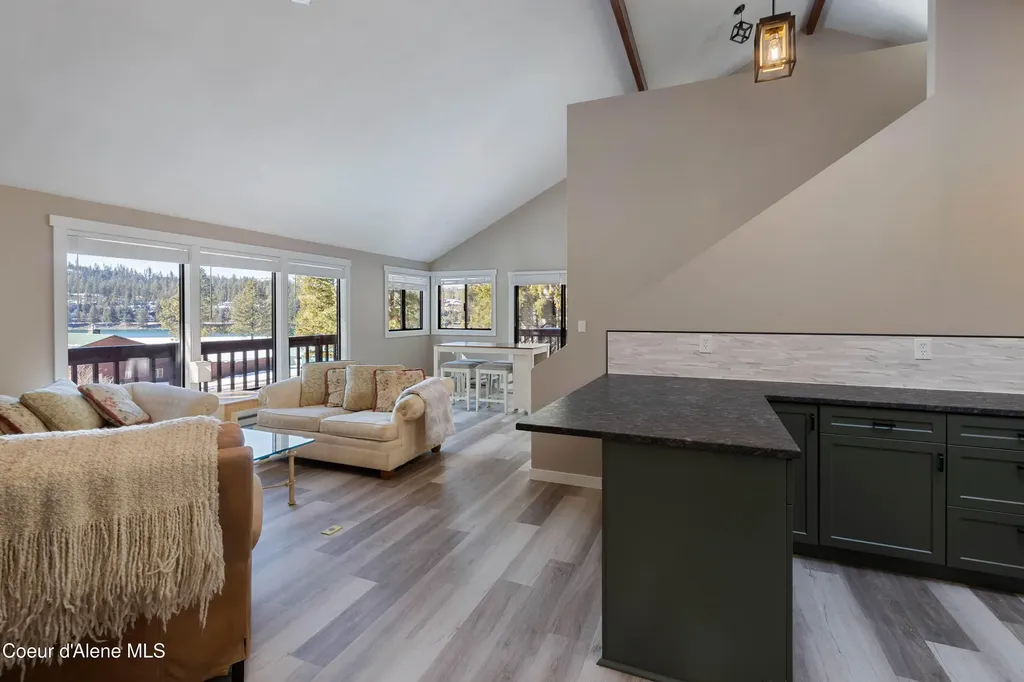 176 Swan Shores Drive Sagle ID 83860