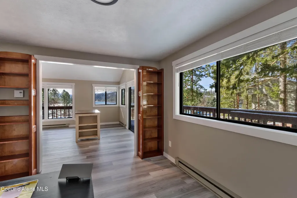 176 Swan Shores Drive Sagle ID 83860