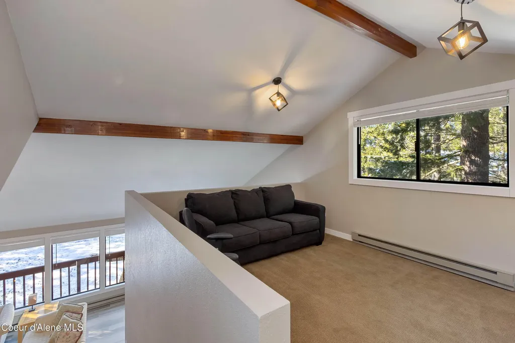 176 Swan Shores Drive Sagle ID 83860