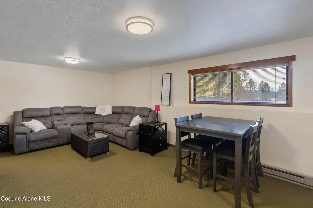176 Swan Shores Drive Sagle ID 83860