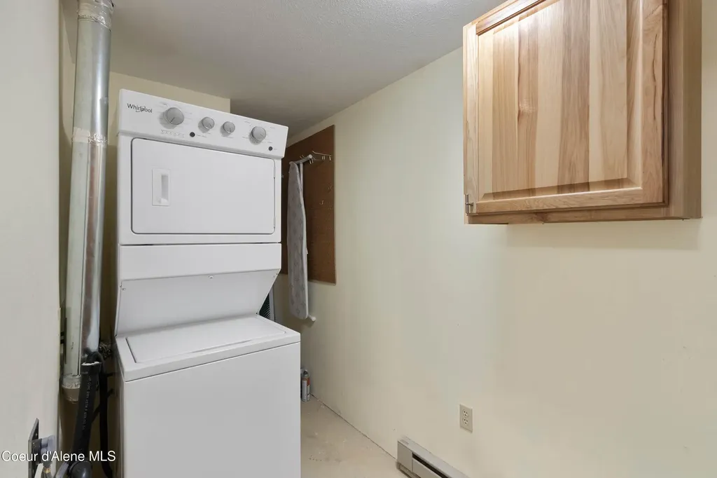 176 Swan Shores Drive Sagle ID 83860