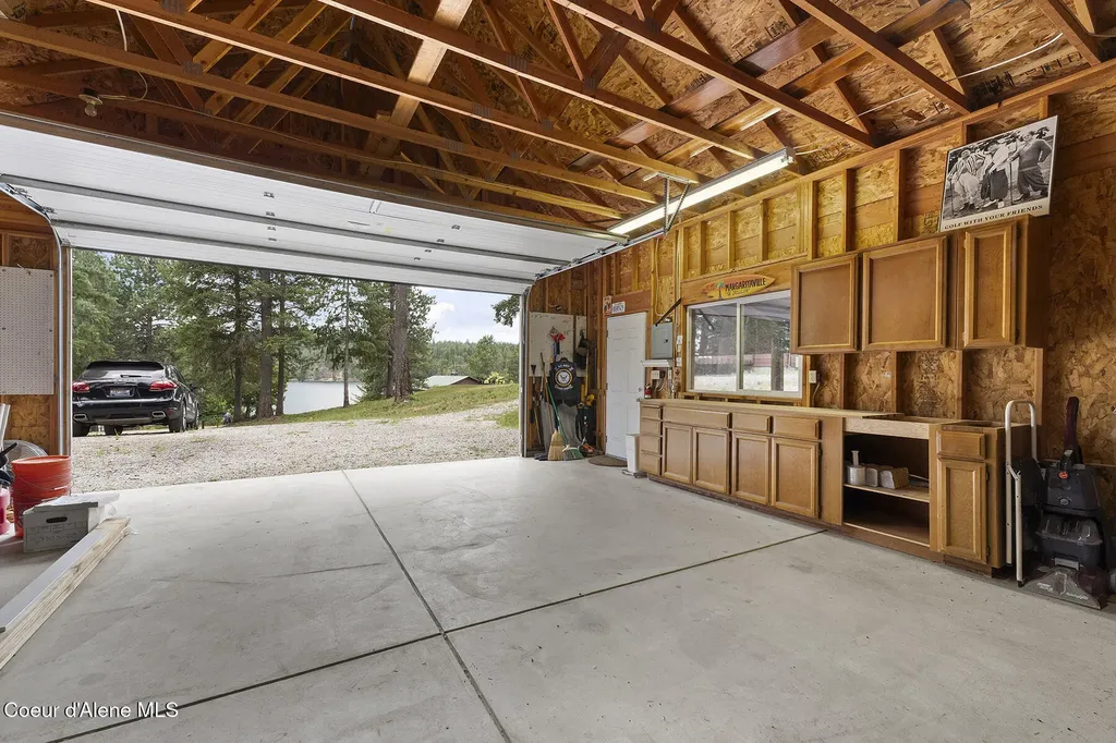 176 Swan Shores Drive Sagle ID 83860