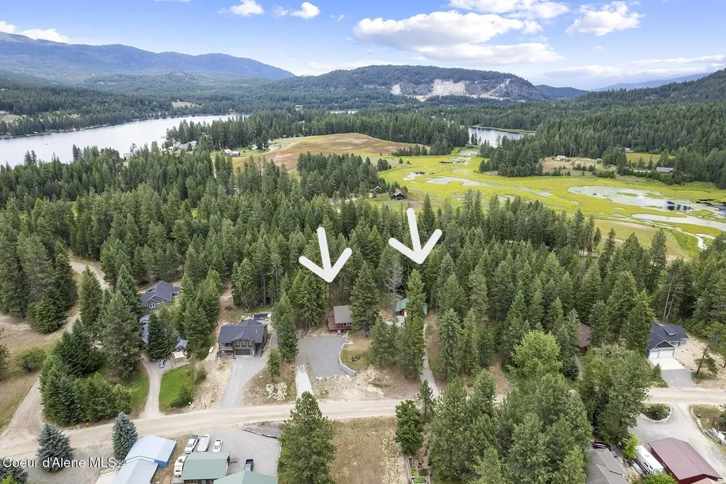 176 Swan Shores Drive Sagle ID 83860