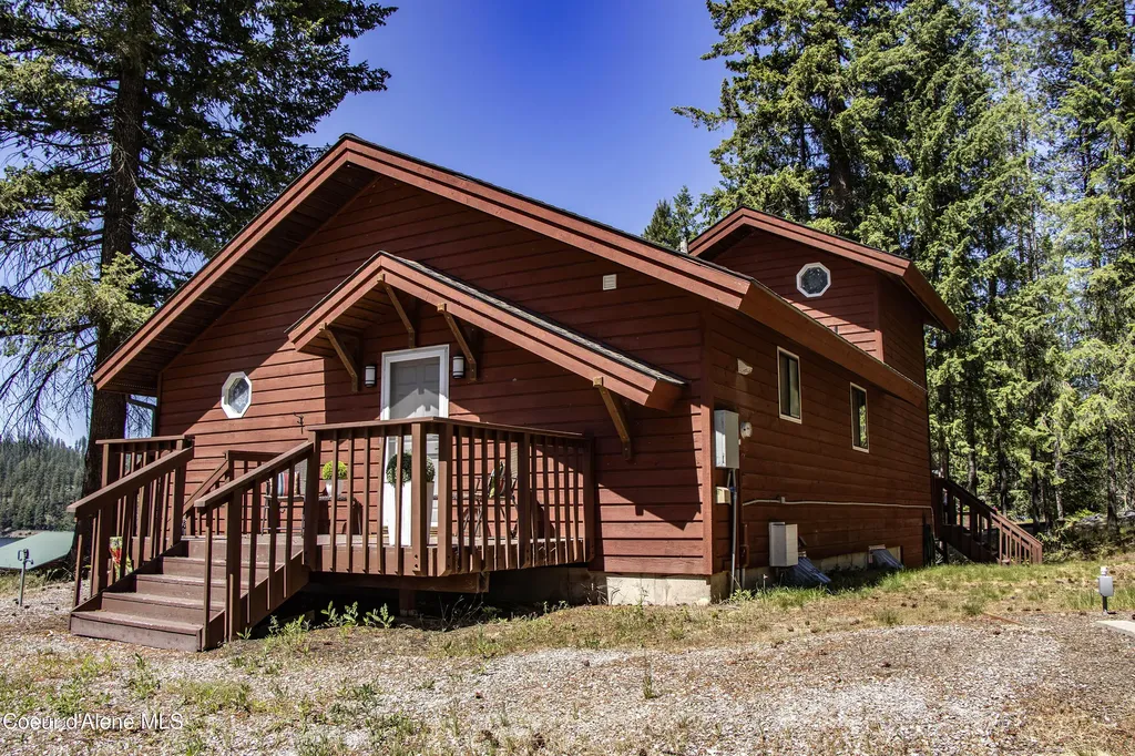 176 Swan Shores Drive Sagle ID 83860