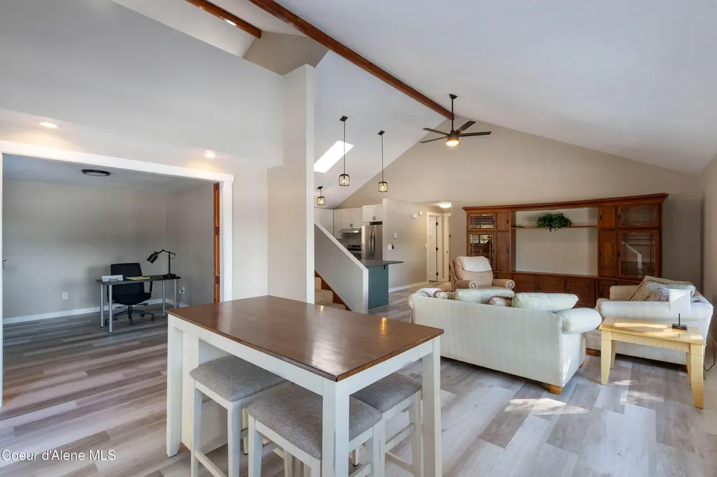 176 Swan Shores Drive Sagle ID 83860