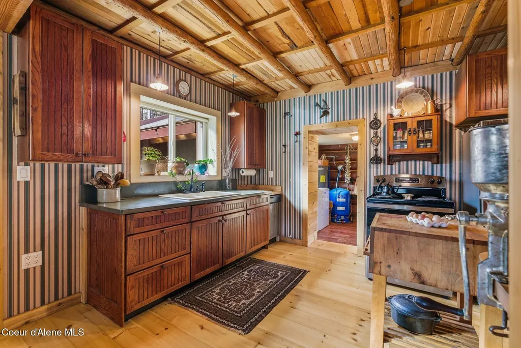 448 Holley Glen Road Priest River ID 83856