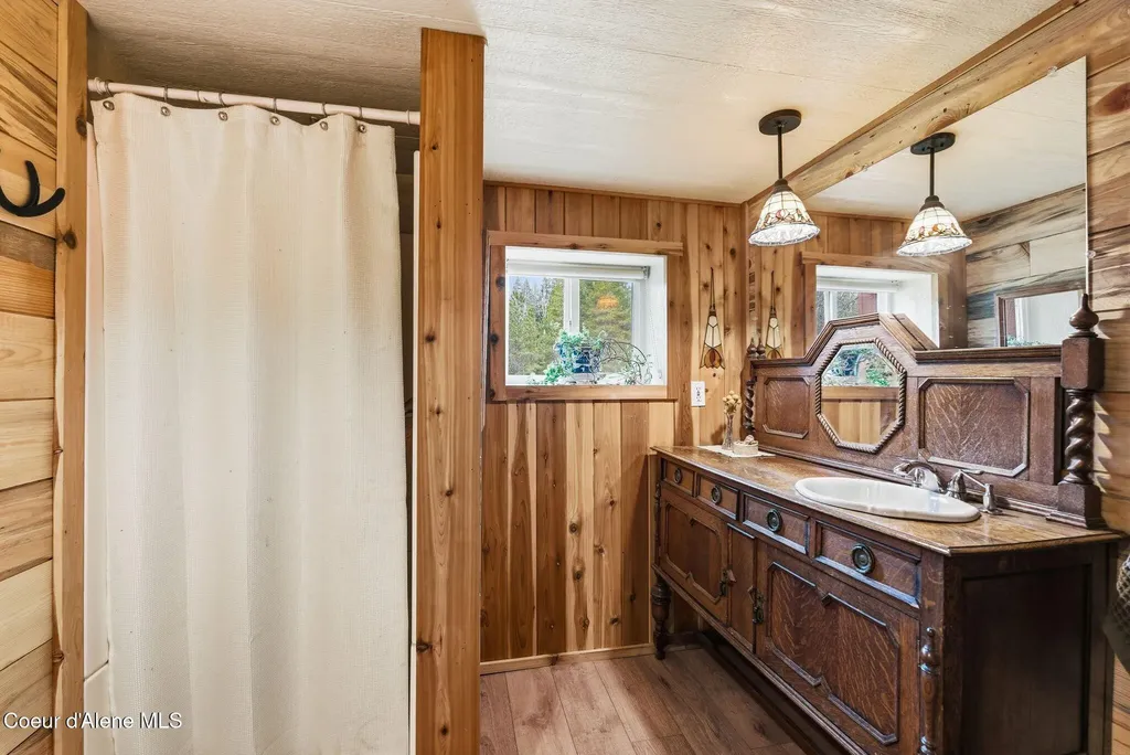 448 Holley Glen Road Priest River ID 83856