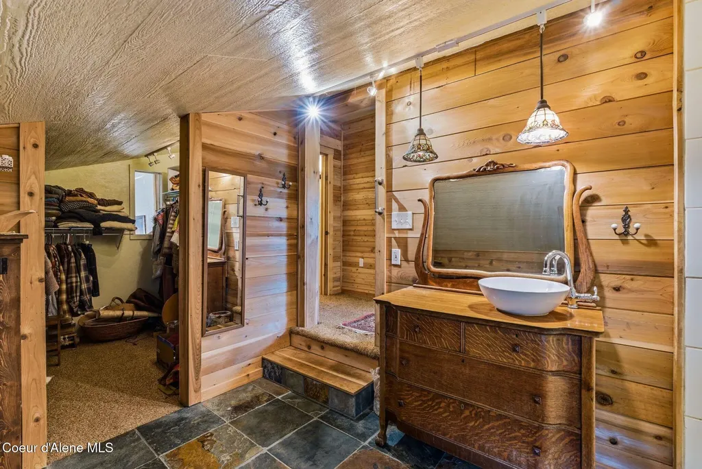 448 Holley Glen Road Priest River ID 83856