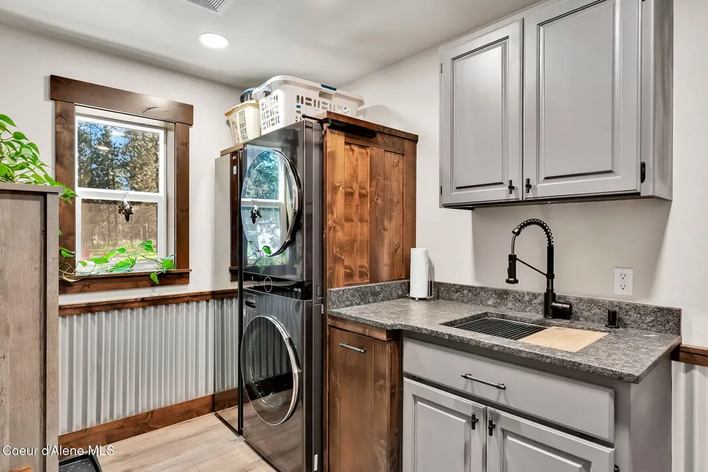 300 E Seasons Road Athol ID 83801