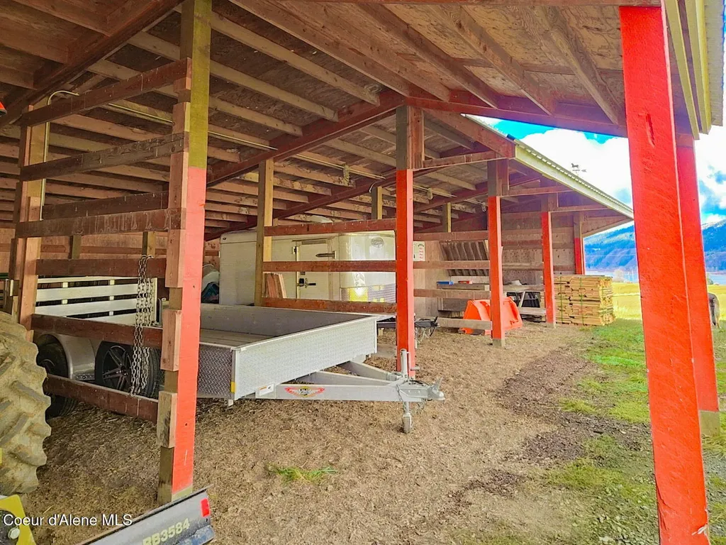 31401 S Highway 3 Medimont ID 83842