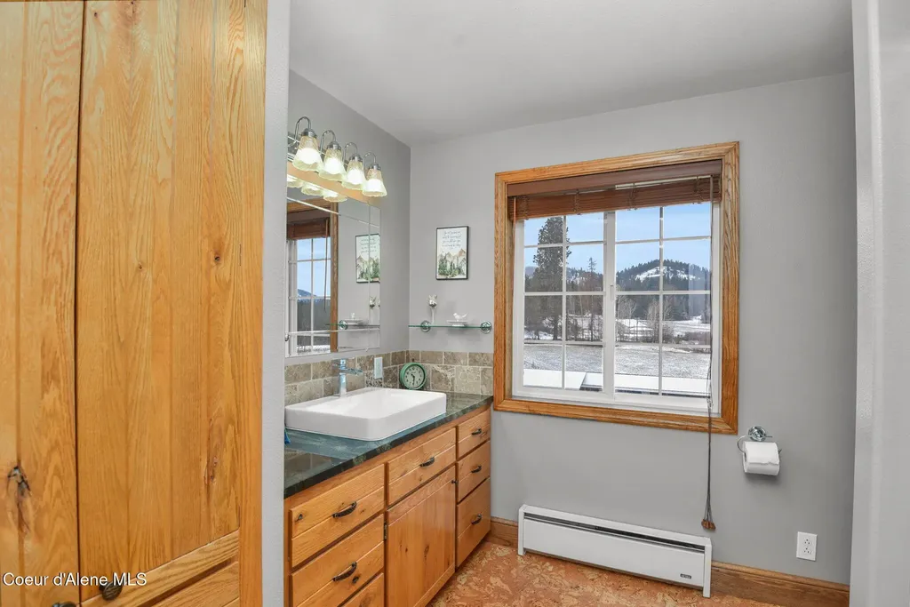 31401 S Highway 3 Medimont ID 83842