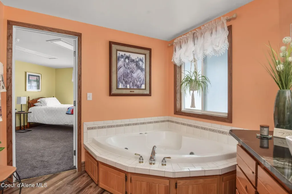 31401 S Highway 3 Medimont ID 83842