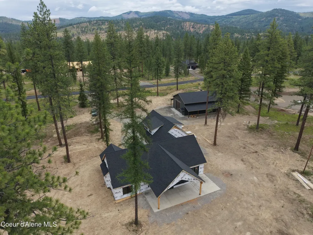102 Wallace Lane Blanchard ID 83804