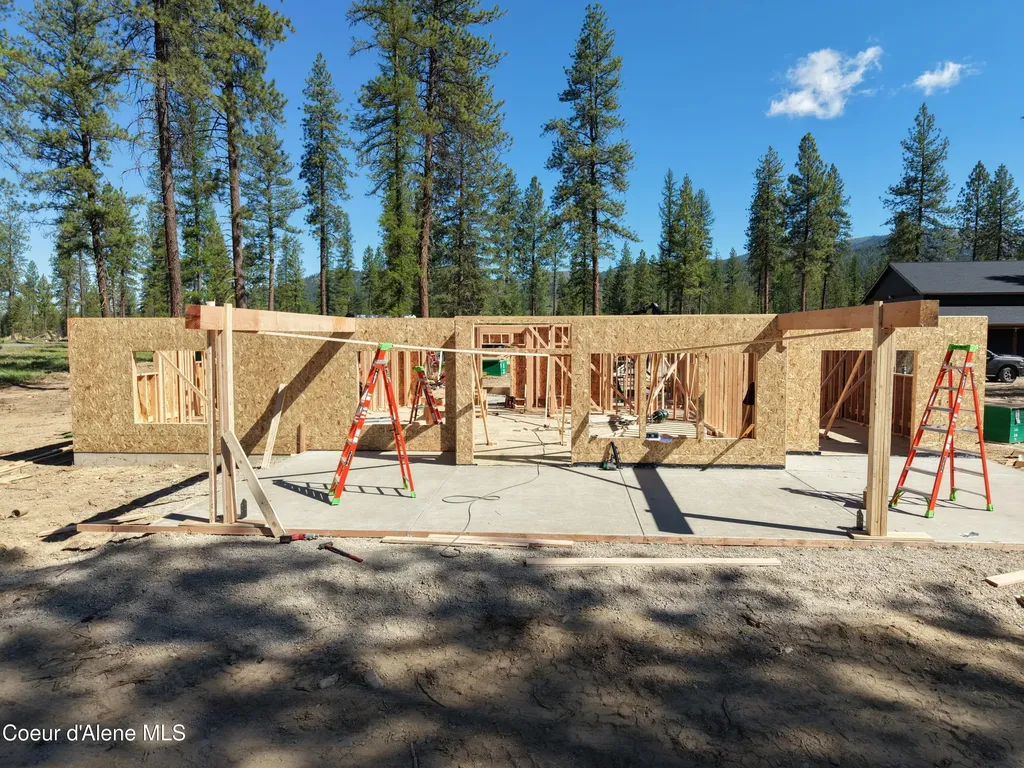 102 Wallace Lane Blanchard ID 83804