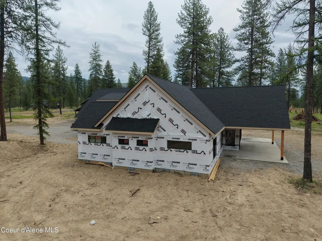 102 Wallace Lane Blanchard ID 83804