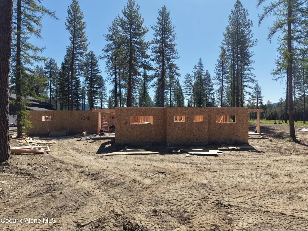 102 Wallace Lane Blanchard ID 83804