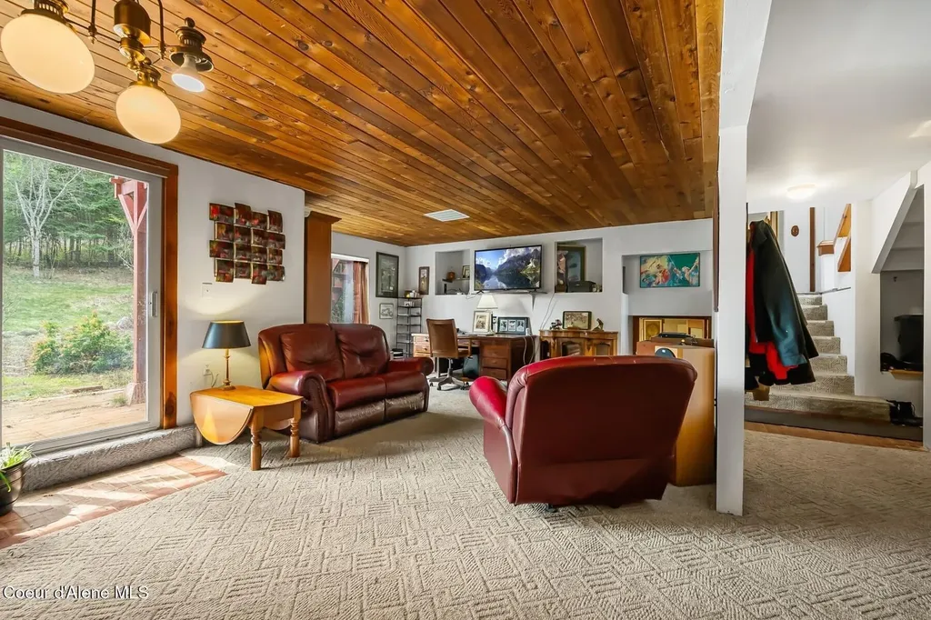 177 Hawkins Spur Road Sagle ID 83860