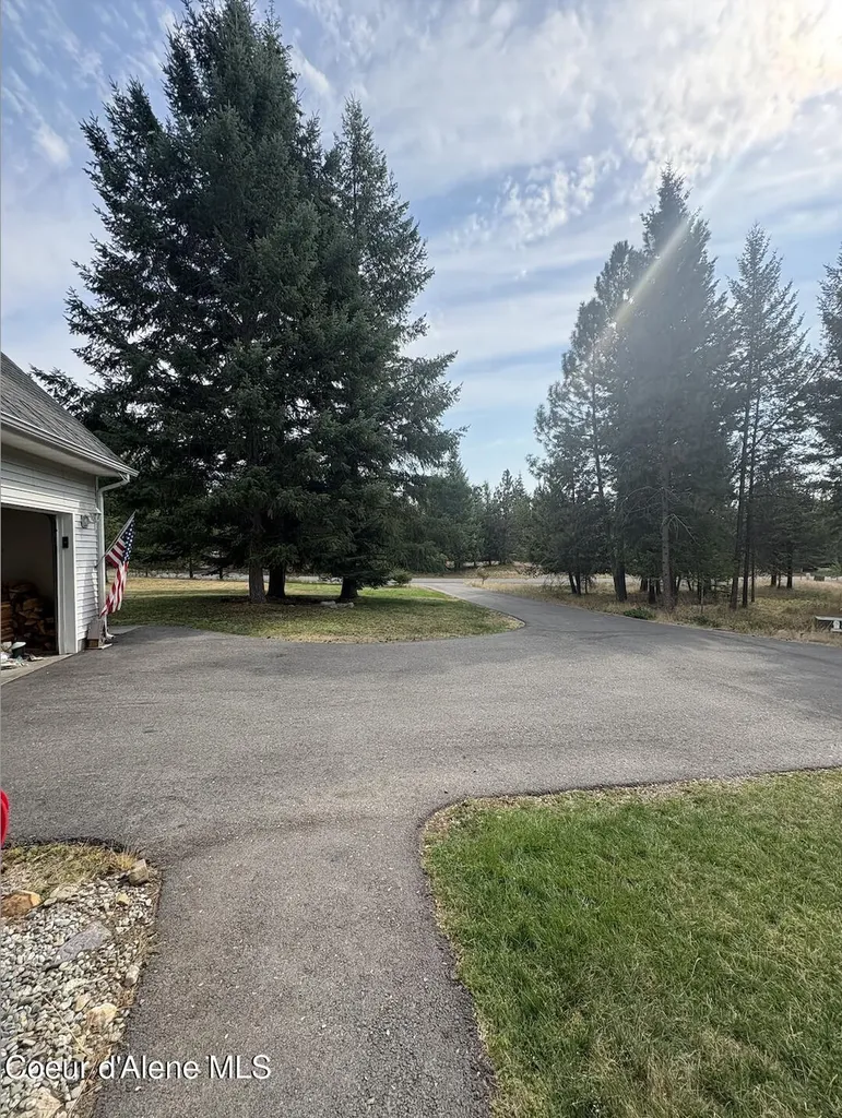 31647 N Wester Ranch Road Athol ID 83801