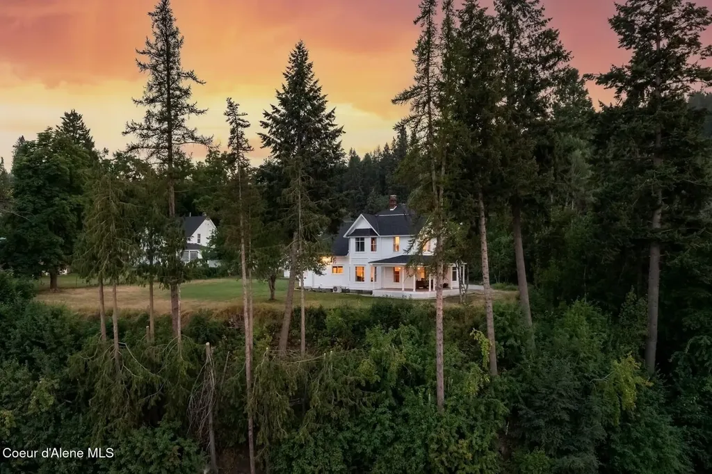 6955 Apple Alley Bonners Ferry ID 83805